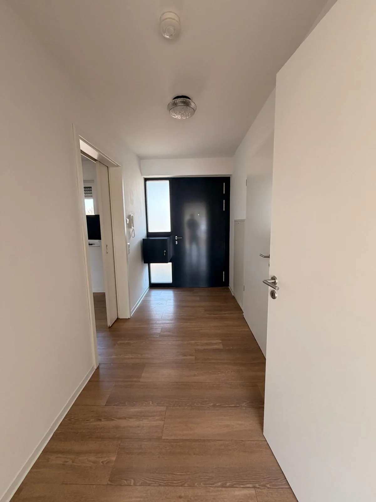 Renovierter Eingangsbereich einer Wohnung